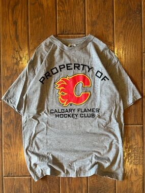 Vintage Y2K Calgary Flames Shirt